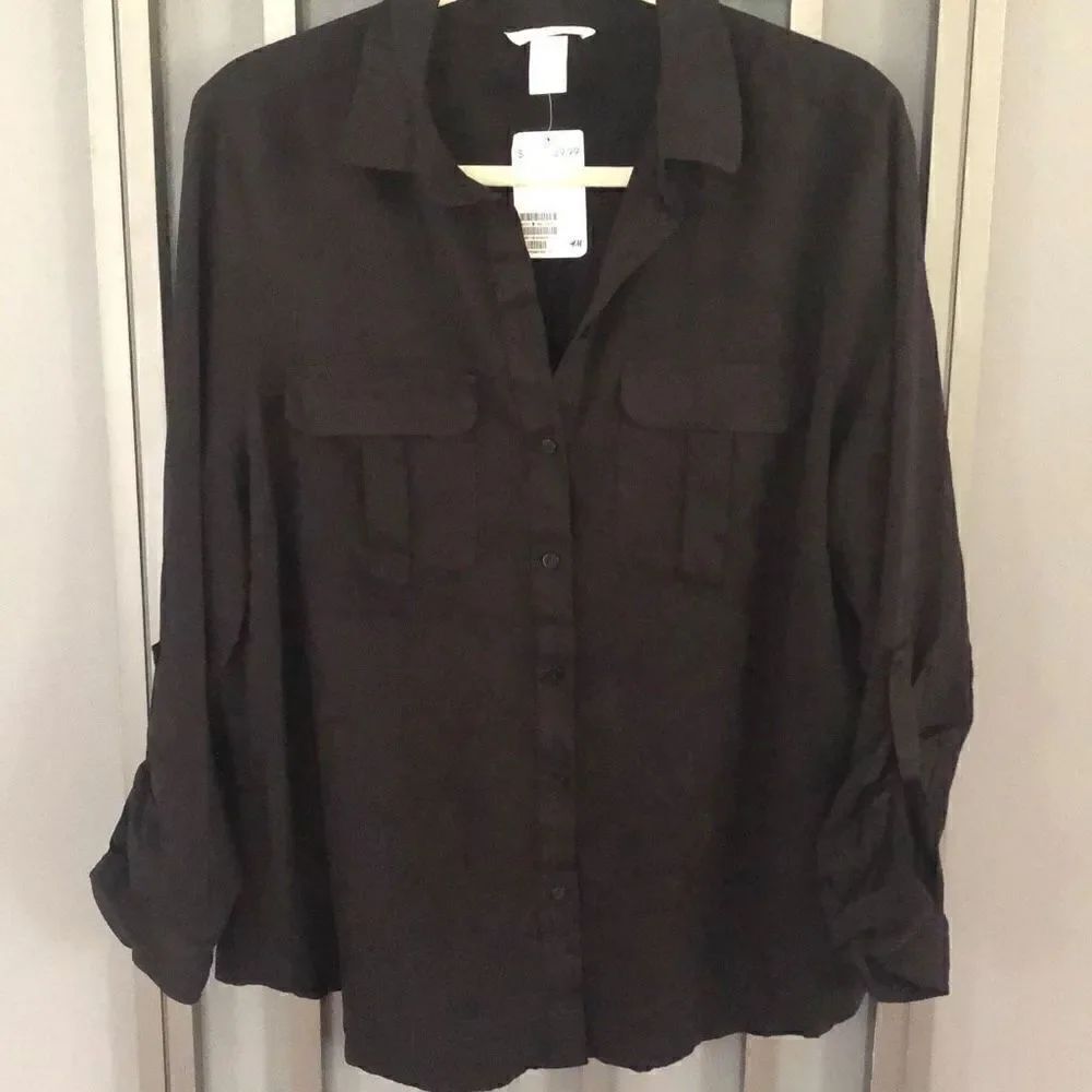 NWT H&M Black button down blouse with pockets size 14